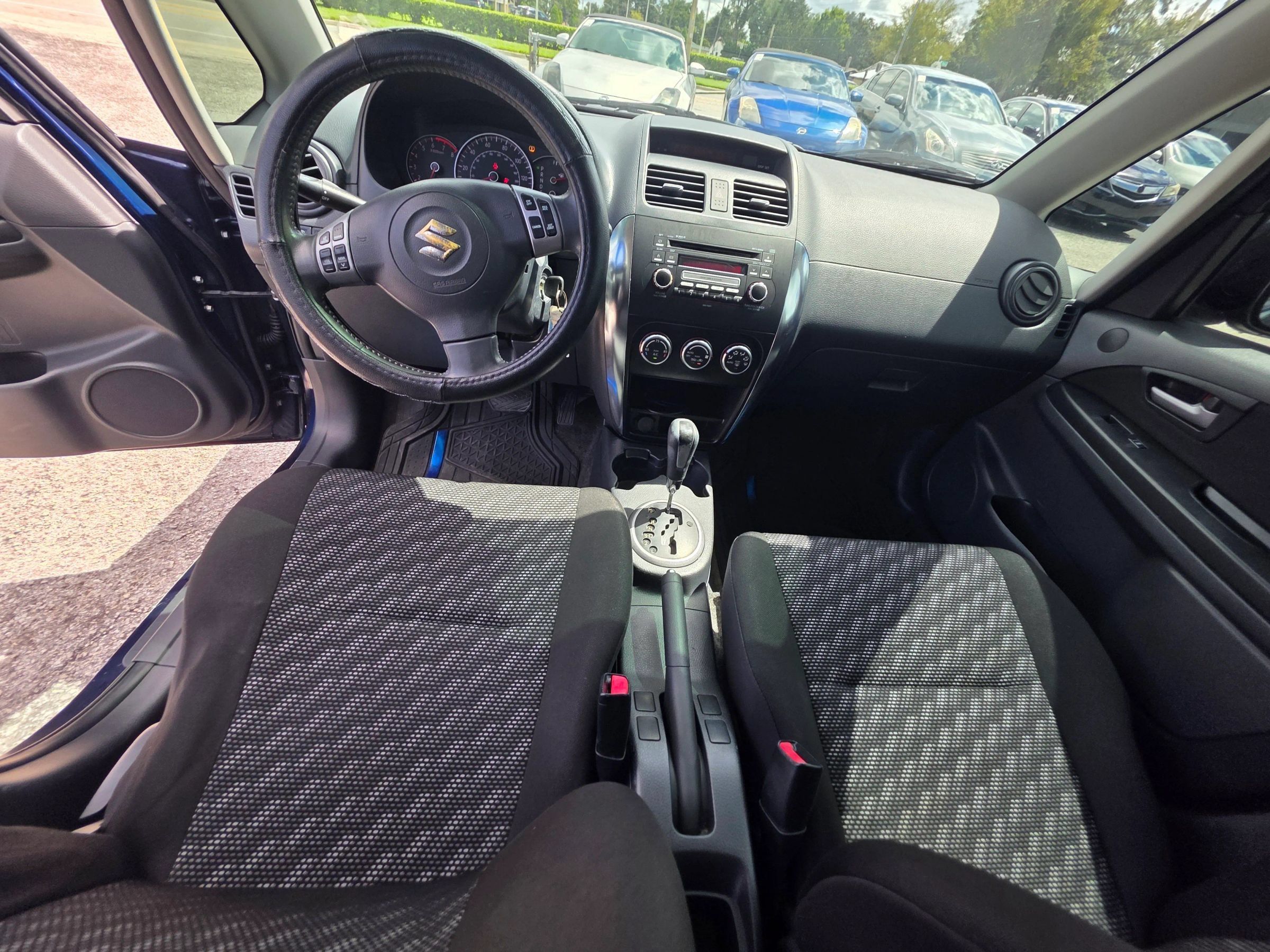 Used 2008 Suzuki SX4 Hatchback FWD image 15
