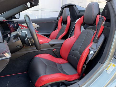 Used 2023 Chevrolet Corvette Stingray Preferred Conv w/ Z51 Performance Package RWD image 16