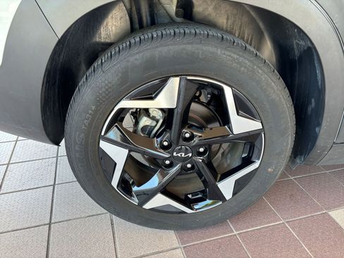 Used 2025 Kia Seltos S FWD image 31