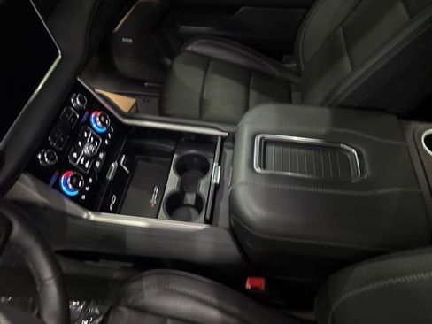 Used 2024 GMC Yukon Denali w/ Advanced Technology Package image 17