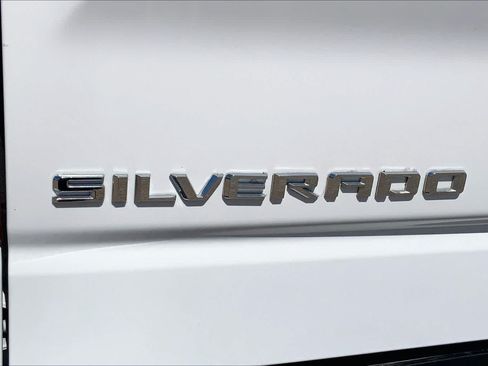 Used 2024 Chevrolet Silverado 1500 LT w/ Z71 Off-Road Package AWD/4WD image 33