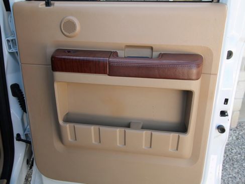 Used 2011 Ford F250 King Ranch w/ King Ranch w/Chrome Pkg image 41