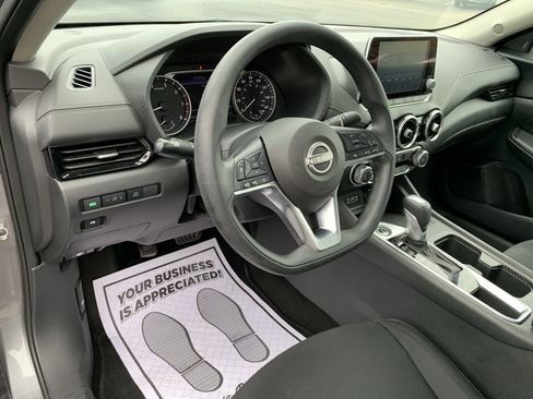 Used 2024 Nissan Sentra SV FWD image 19