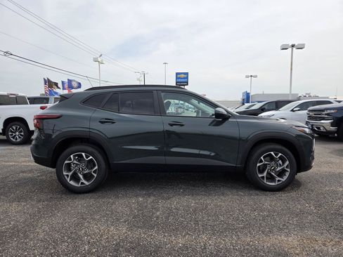 New 2026 Chevrolet Trax LT FWD image 6