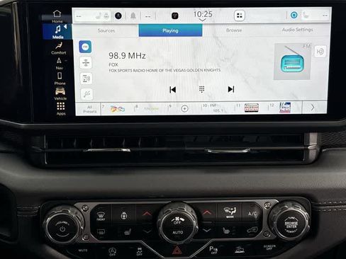 New 2025 Jeep Gladiator Rubicon image 18