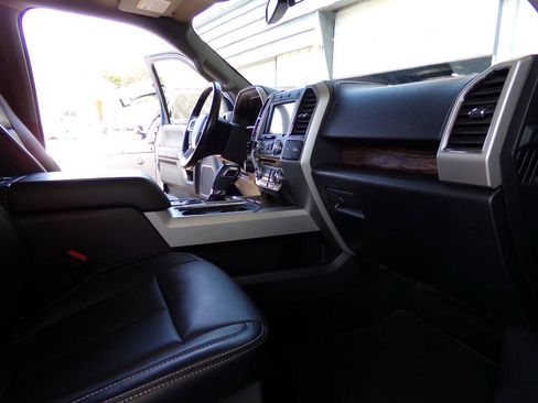 Used 2018 Ford F150 Lariat w/ Equipment Group 502A Luxury AWD/4WD image 27