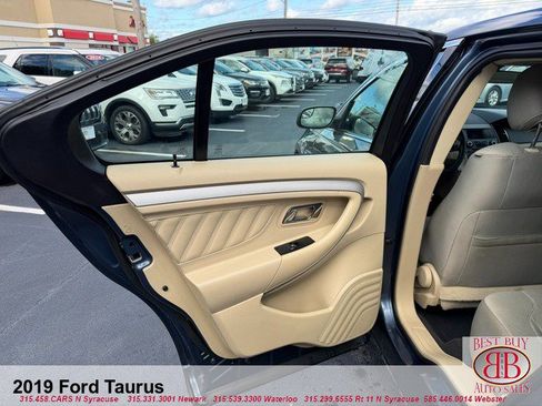 Used 2019 Ford Taurus SE FWD image 11