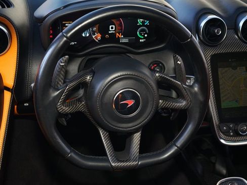 Used 2018 McLaren 570S Spider RWD image 14