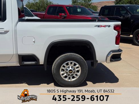 Used 2024 Chevrolet Silverado 2500 LT AWD/4WD image 10