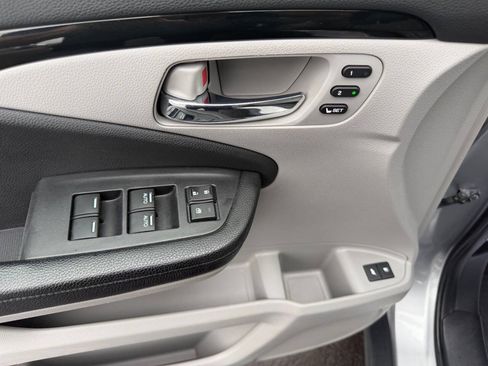 Used 2017 Honda Pilot Touring image 18