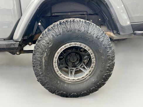 Used 2020 Jeep Gladiator Rubicon image 18