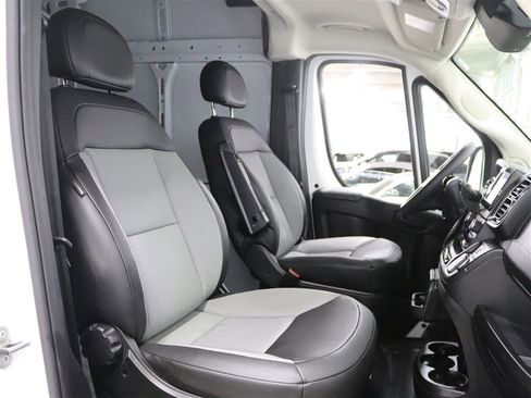 Used 2025 RAM ProMaster 2500 w/ Convenience Group FWD image 13
