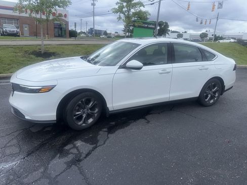 Used 2023 Honda Accord EX image 9