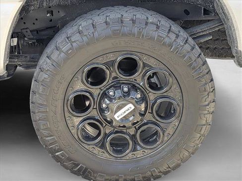 Used 2024 Ford F250 XLT w/ Black Appearance Package image 9