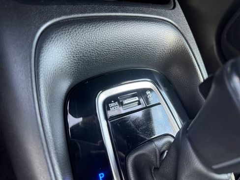 Used 2024 Toyota Corolla SE FWD image 19