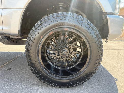 Used 2022 Ford F250 Platinum w/ FX4 Off-Road Package AWD/4WD image 3