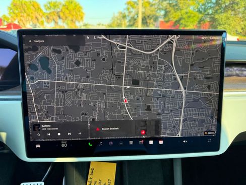 Used 2023 Tesla Model X image 11