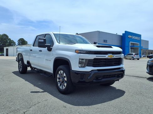 Used 2024 Chevrolet Silverado 2500 Custom w/ Custom Convenience Package AWD/4WD image 19