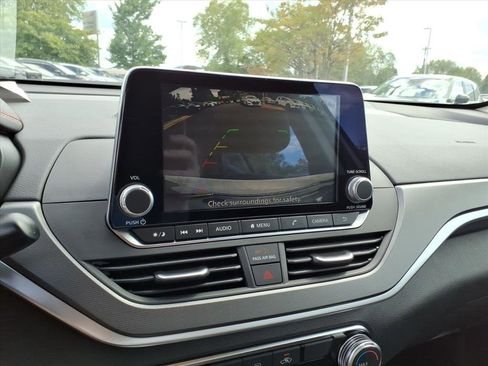 New 2025 Nissan Altima 2.5 SR image 10