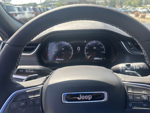 New 2025 Jeep Grand Cherokee L Laredo w/ Luxury Tech Group I image 40