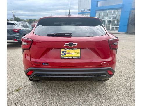 New 2026 Chevrolet Trax RS image 3