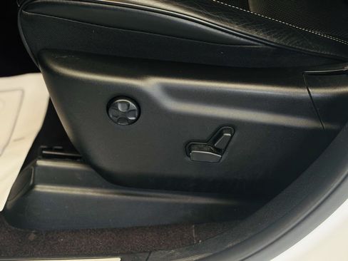 Used 2016 Jeep Grand Cherokee Overland AWD/4WD image 33