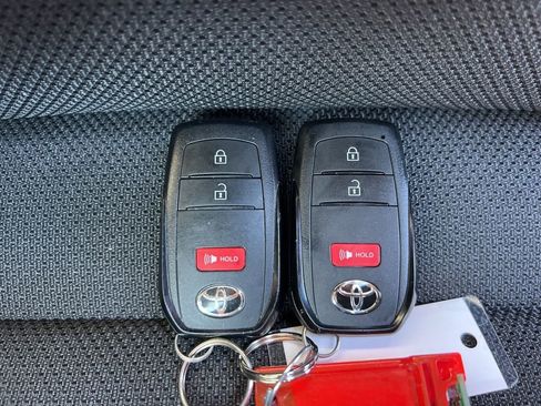 Used 2025 Toyota 4Runner SR5 image 31