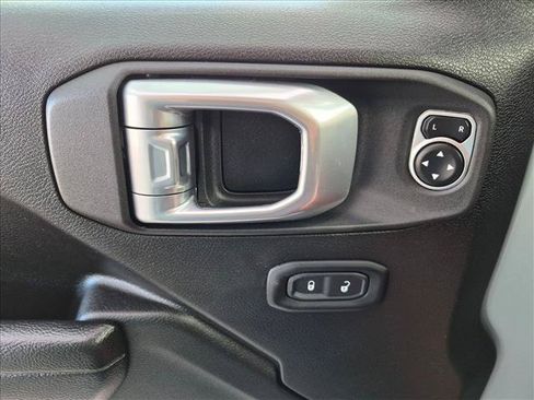 Used 2023 Jeep Wrangler Unlimited w/ Cold Weather Group AWD/4WD image 16