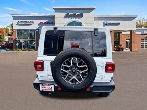 Certified 2025 Jeep Wrangler Unlimited Sahara AWD/4WD image 6