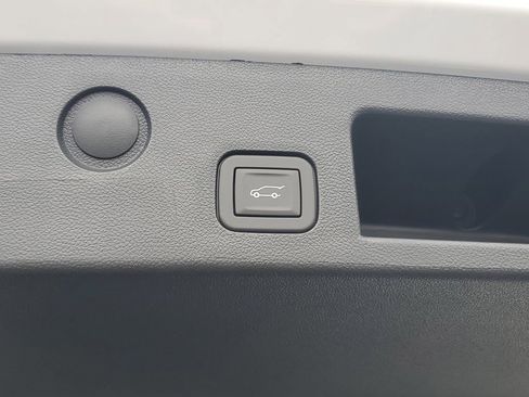 New 2026 GMC Terrain AT4 w/ Technology Package II AWD/4WD image 17