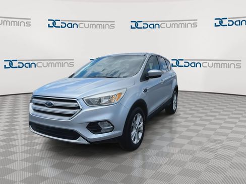 Used 2019 Ford Escape SE FWD image 4