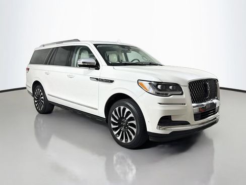 Used 2023 Lincoln Navigator L Black Label AWD/4WD image 3