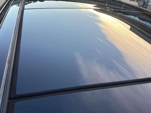 Used 2018 Land Rover Range Rover Long Wheelbase Supercharged image 32