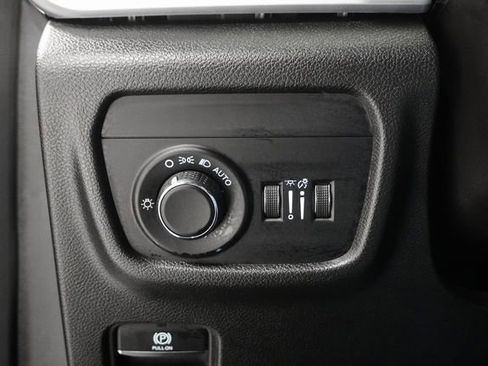 Used 2025 Jeep Grand Cherokee L Laredo AWD/4WD image 14