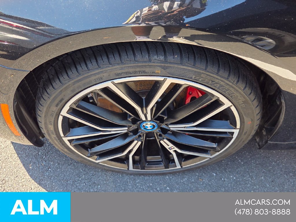 Used 2023 BMW 530e w/ M Sport Package RWD image 2