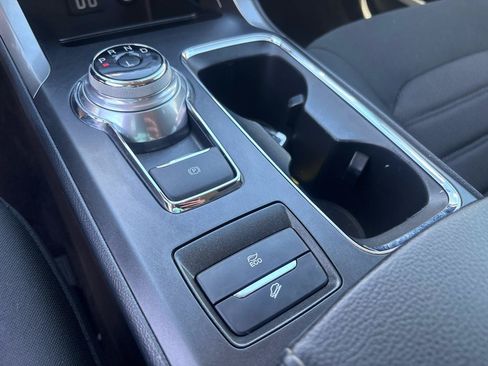 Used 2019 Ford Fusion SE FWD image 28