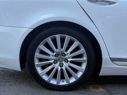 Used 2013 Lexus LS 460 w/ Comfort Pkg image 7