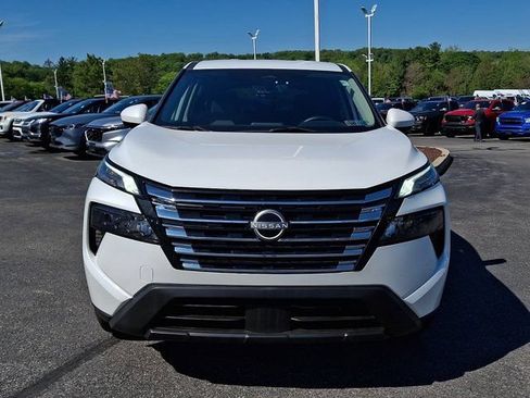 Used 2024 Nissan Rogue SV FWD image 2