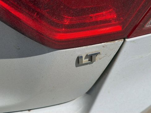 Used 2016 Chevrolet Impala LT FWD image 31