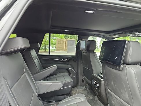 Used 2021 GMC Yukon Denali w/ Denali Premium Package AWD/4WD image 16