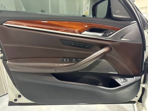 Used 2018 BMW M550i xDrive w/ Dynamic Handling Package image 45