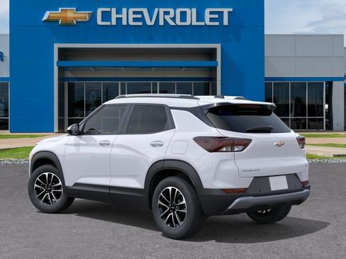 New 2026 Chevrolet TrailBlazer LT w/ Driver Confidence Package FWD image 3