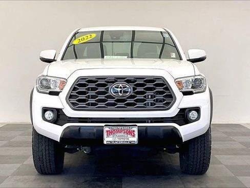 Used 2022 Toyota Tacoma TRD Off-Road image 2
