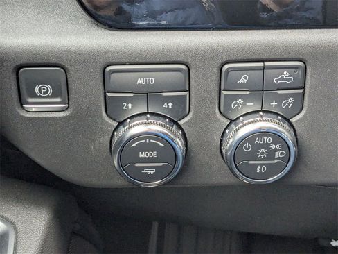 New 2025 GMC Sierra 1500 SLT w/ SLT Premium Package image 22