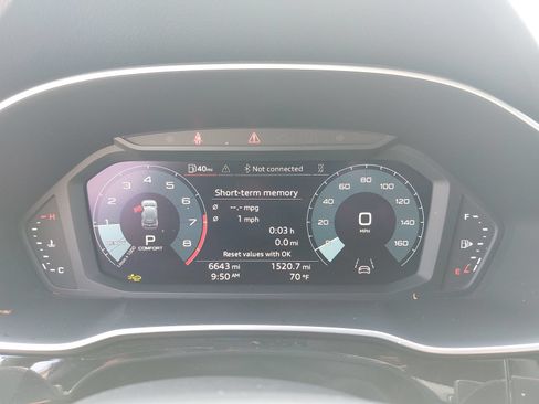 Used 2025 Audi Q3 2.0T Premium w/ Convenience Package AWD/4WD image 9