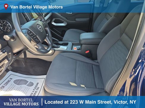 Used 2022 Nissan Frontier SV w/ Technology Package AWD/4WD image 10
