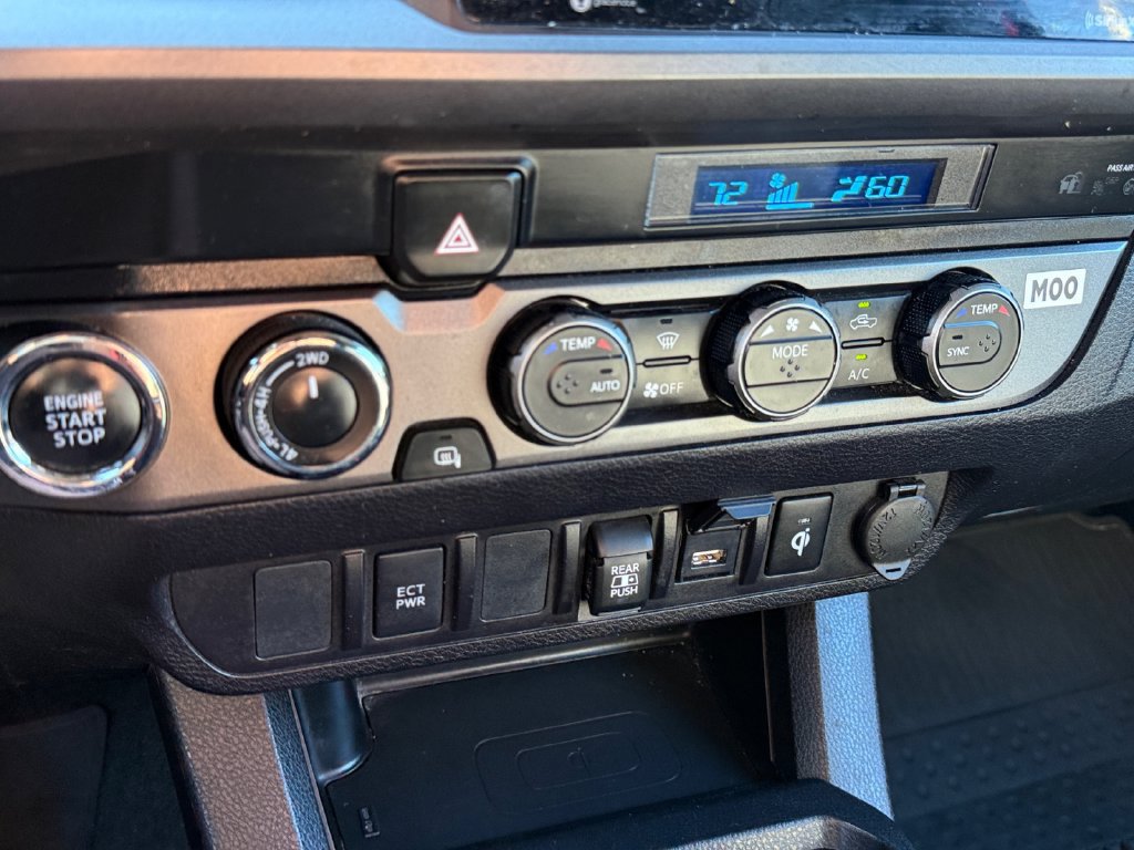 Used 2023 Toyota Tacoma TRD Sport AWD/4WD image 35