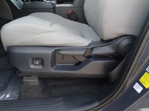 Used 2025 Toyota Tacoma SR5 image 18