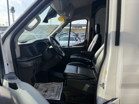 Used 2023 Ford Transit 250 Medium Roof AWD image 26
