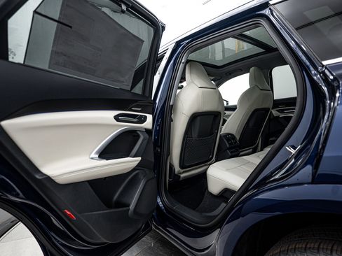 New 2025 Audi Q5 Premium Plus image 16